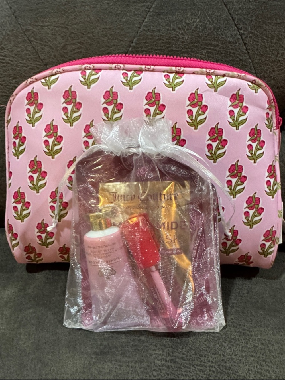 Juicy Couture Pink Floral Patterned Mini makeup bag with Gift Set